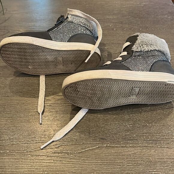 Cute shoes  - Picture 4 of 5